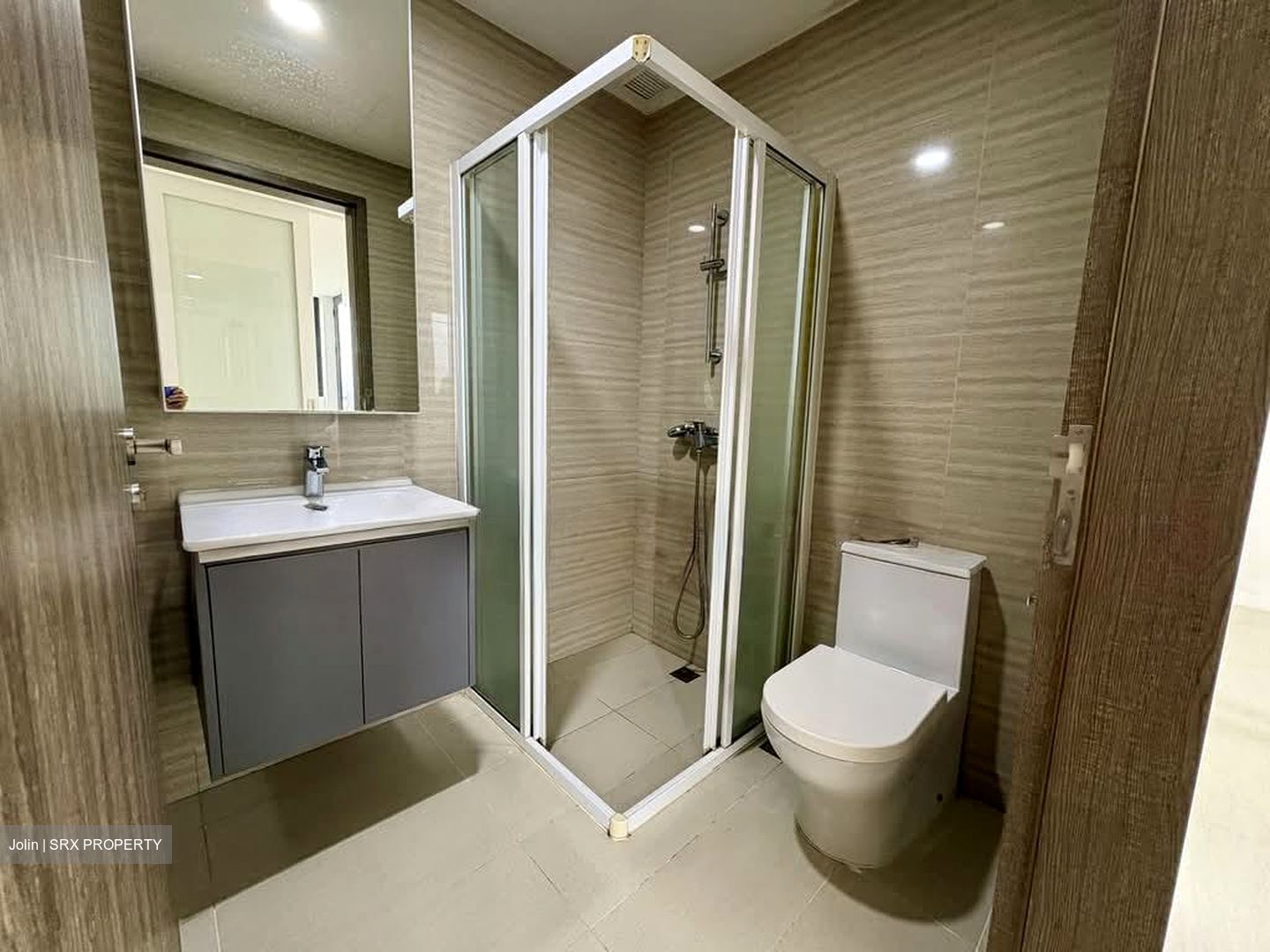 Sky Vue (D20), Condominium #589414731